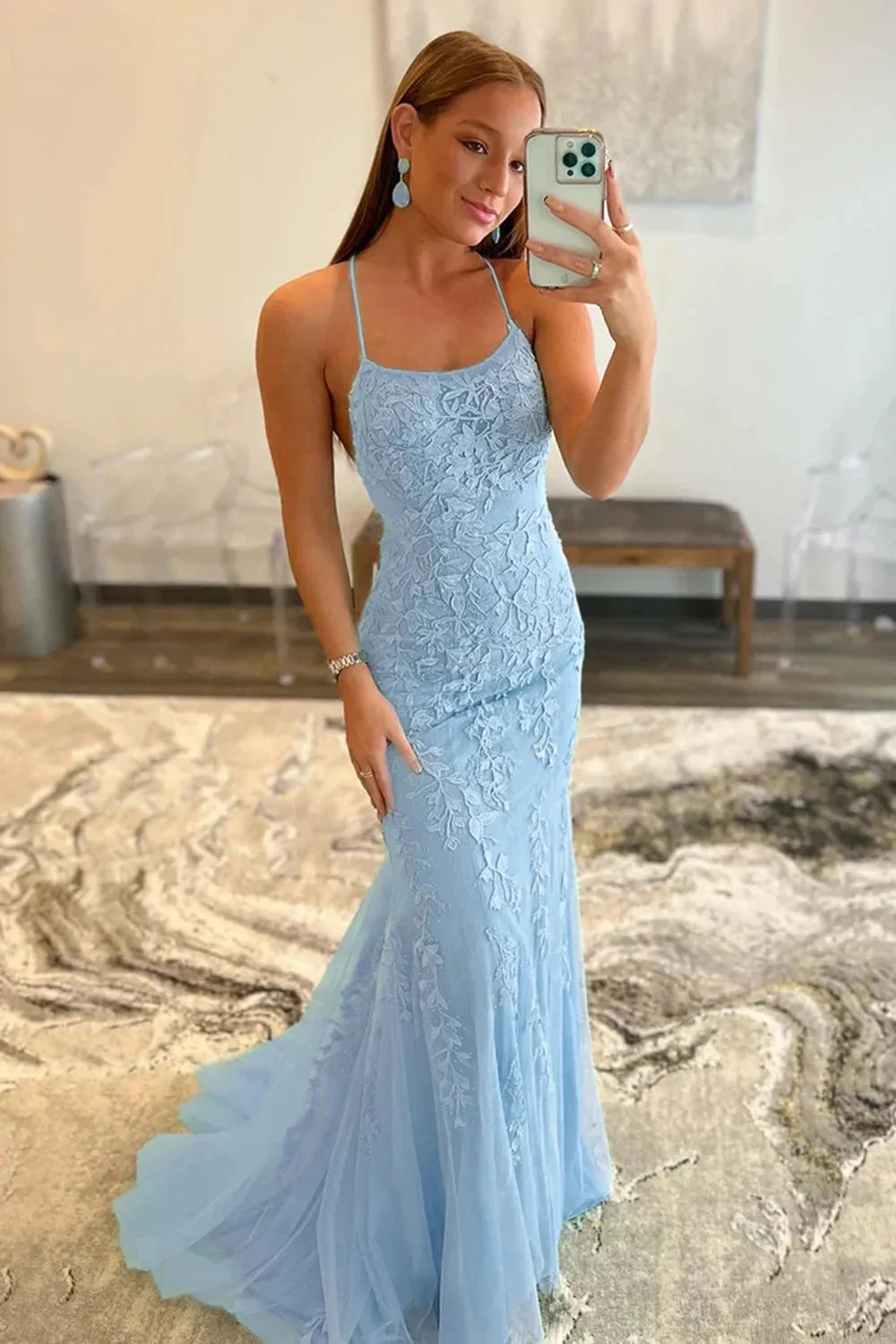 Lucille | Vestido de Baile com Alças Finas em Renda Estilo Sereia