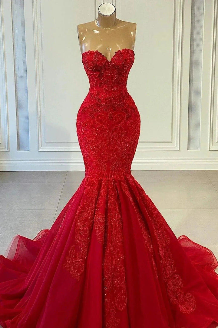 Robe de bal sirène sans manches Ruby Sweetheart ornée de perles