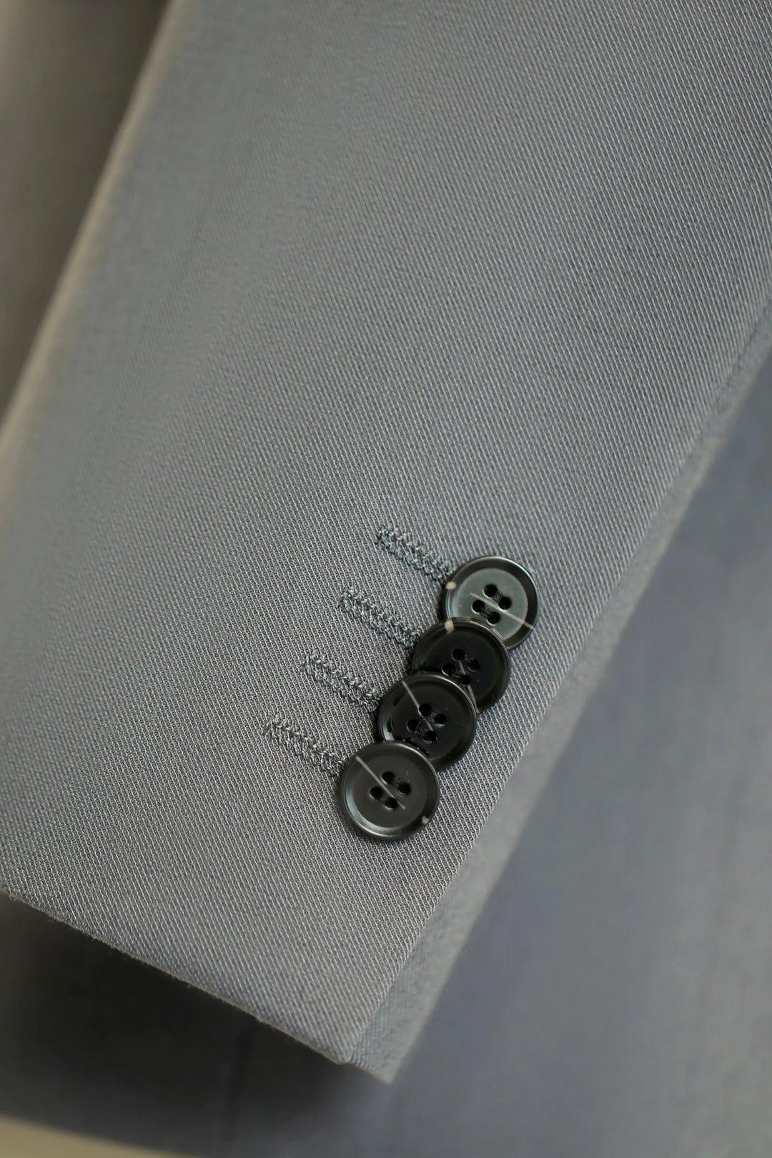 Double-Breasted Light Grey Wool Suit | Tailored Formal Groom &amp; Business Suit by 男装