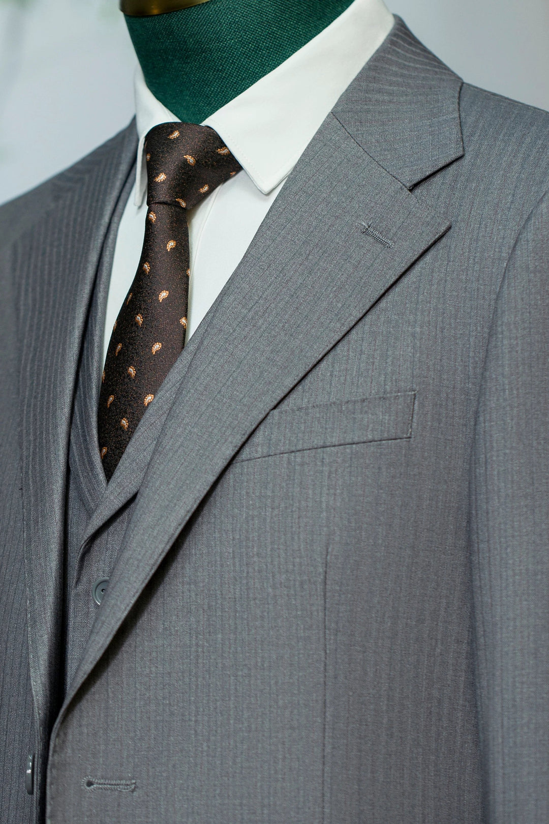 Three-Piece Subtle Pinstripe Grey Wool Suit | Tailored Formal Groom &amp; Business Suit by 男装