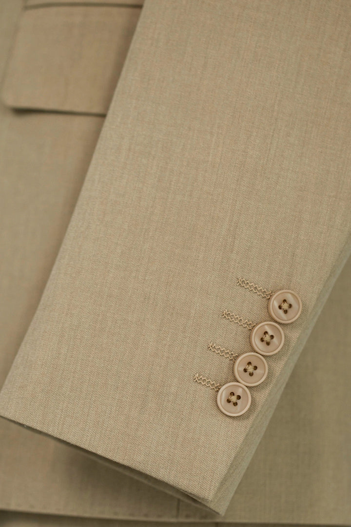 Beige Linen Blend 3-Piece Wedding Suit | Tailored Groom &amp; Groomsmen Attire by 男装
