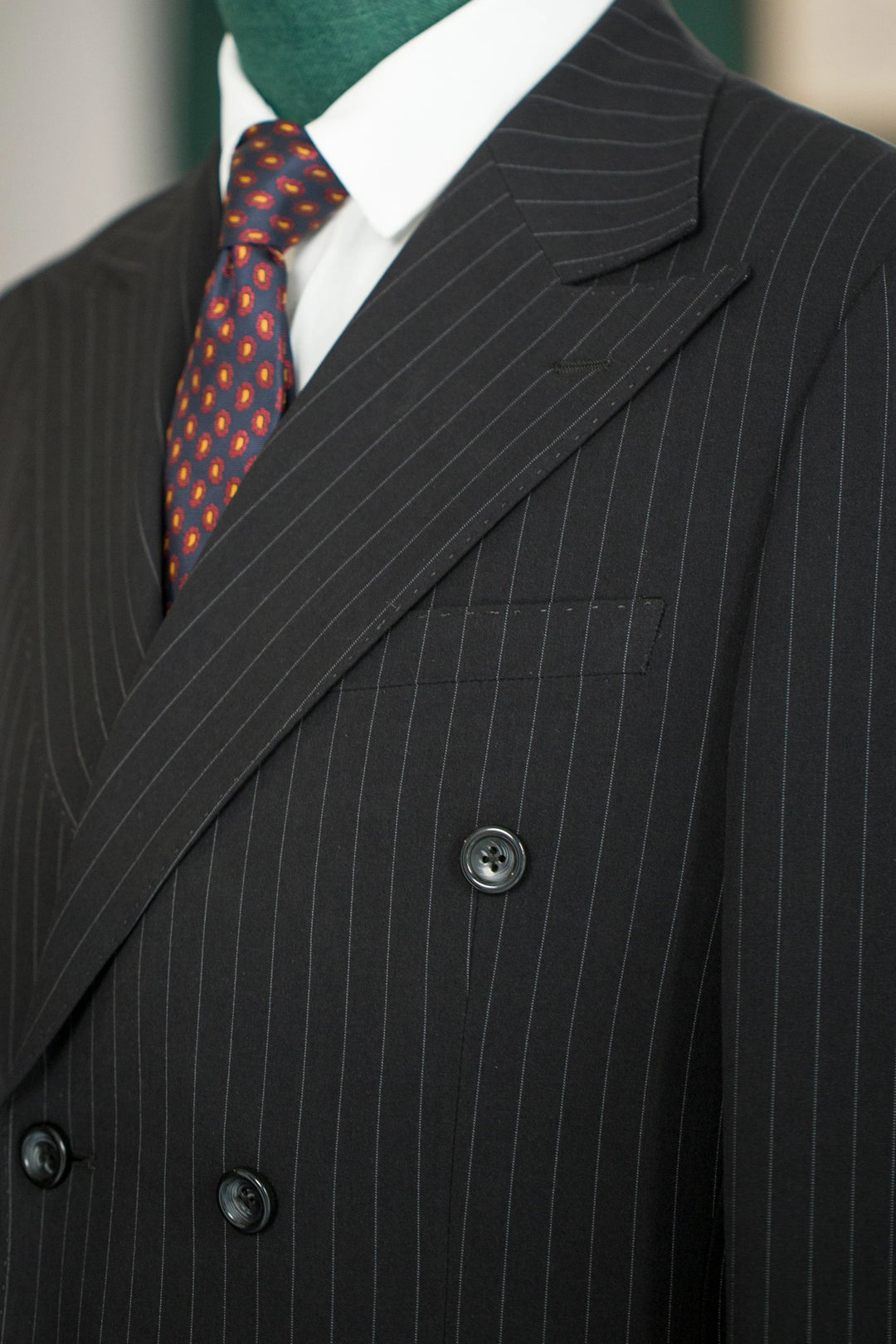 Black Pinstripe Wool Double-Breasted 3-Piece Wedding Suit | Tailored Groom &amp; Groomsmen Attire by 男装