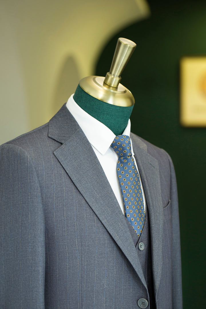 Three-Piece Subtle Pinstripe Grey Wool Suit | Tailored Formal Groom &amp; Business Suit by 男装