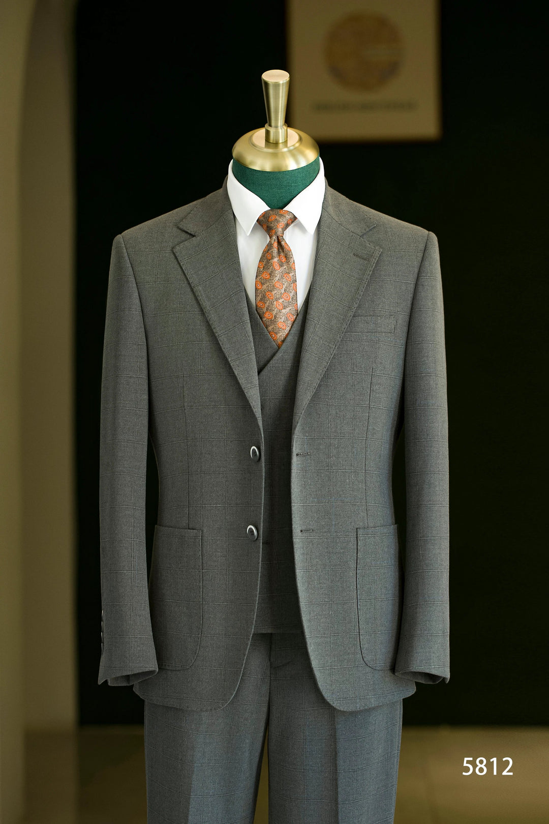 Charcoal Grey Windowpane Check Wool 3-Piece Wedding Suit | Tailored Groom &amp; Groomsmen Attire by 男装