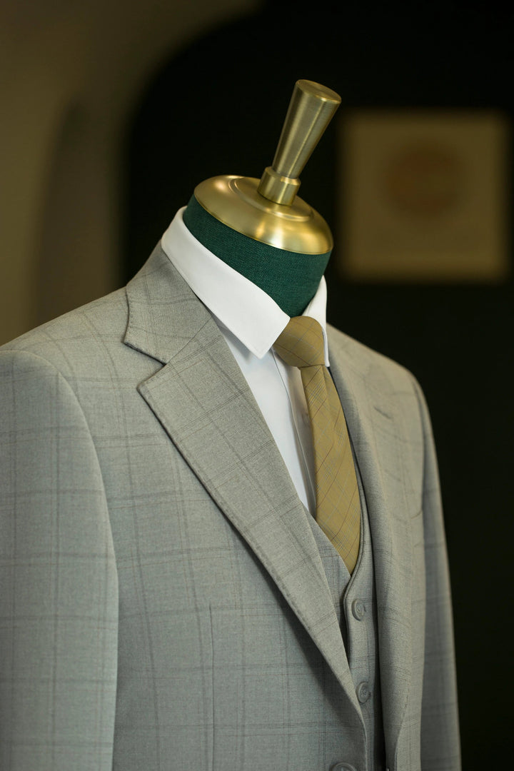 Light Grey Windowpane Check Wool 3-Piece Wedding Suit | Tailored Groom &amp; Groomsmen Attire by 男装