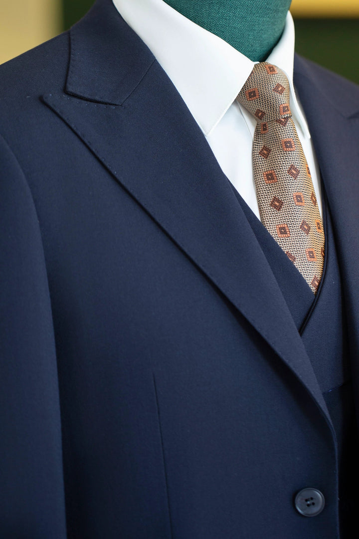 Navy Blue Wool 3-Piece Wedding Suit | Tailored Groom &amp; Groomsmen Attire by 男装