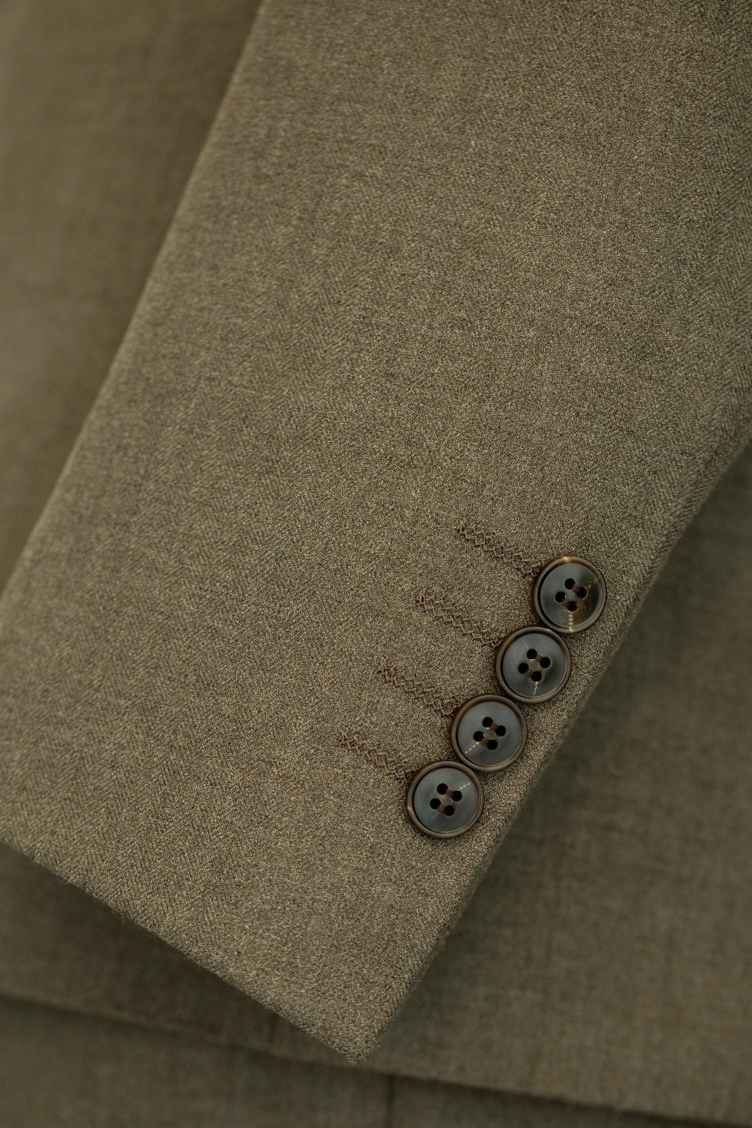 Taupe Wool Double-Breasted 3-Piece Wedding Suit | Tailored Groom &amp; Groomsmen Attire by 男装