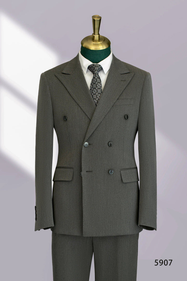 Charcoal Grey Wool Double-Breasted 3-Piece Wedding Suit | Tailored Groom &amp; Groomsmen Attire by 男装