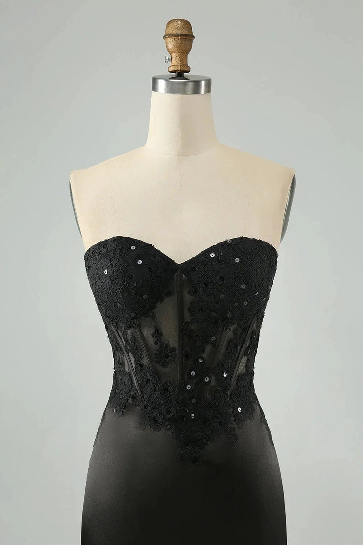Black Bodycon Sweetheart Corset Short Homecoming Dress with Appliques by WEDTREND