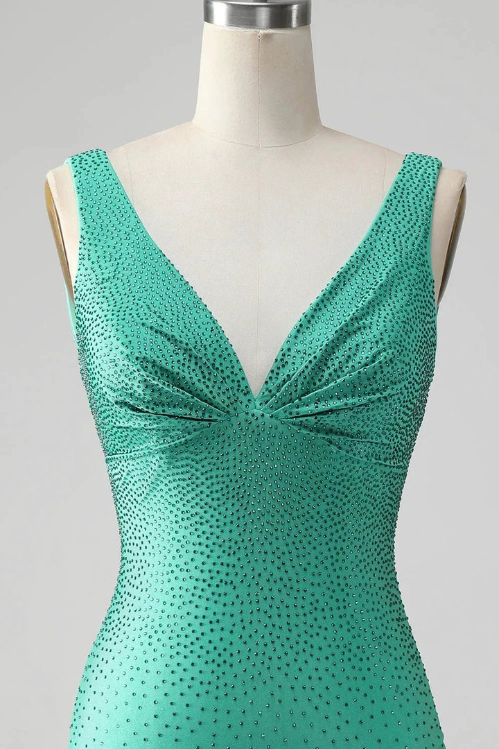 Chic Bodycon V Neck Backless Short Green Homecoming Dress with Beading by WEDTREND