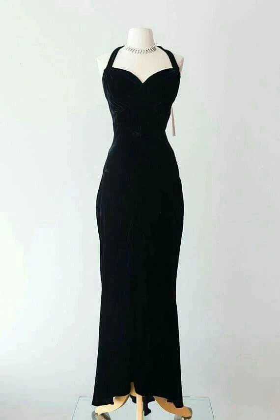 Elegant black evening gown with sweetheart neckline on mannequin, ZAPDRESS fashion