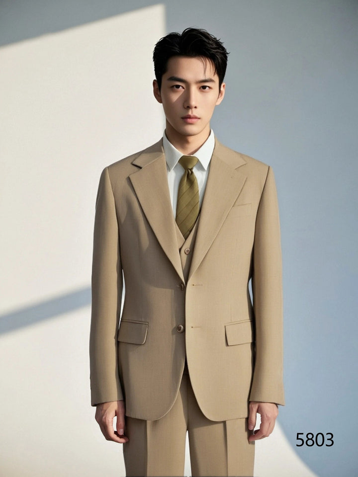 Beige Linen Blend 3-Piece Wedding Suit | Tailored Groom &amp; Groomsmen Attire by 男装