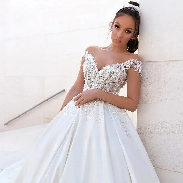 Sexy Off Shoulder Wedding Dresses A-Line Lace Applique Women&