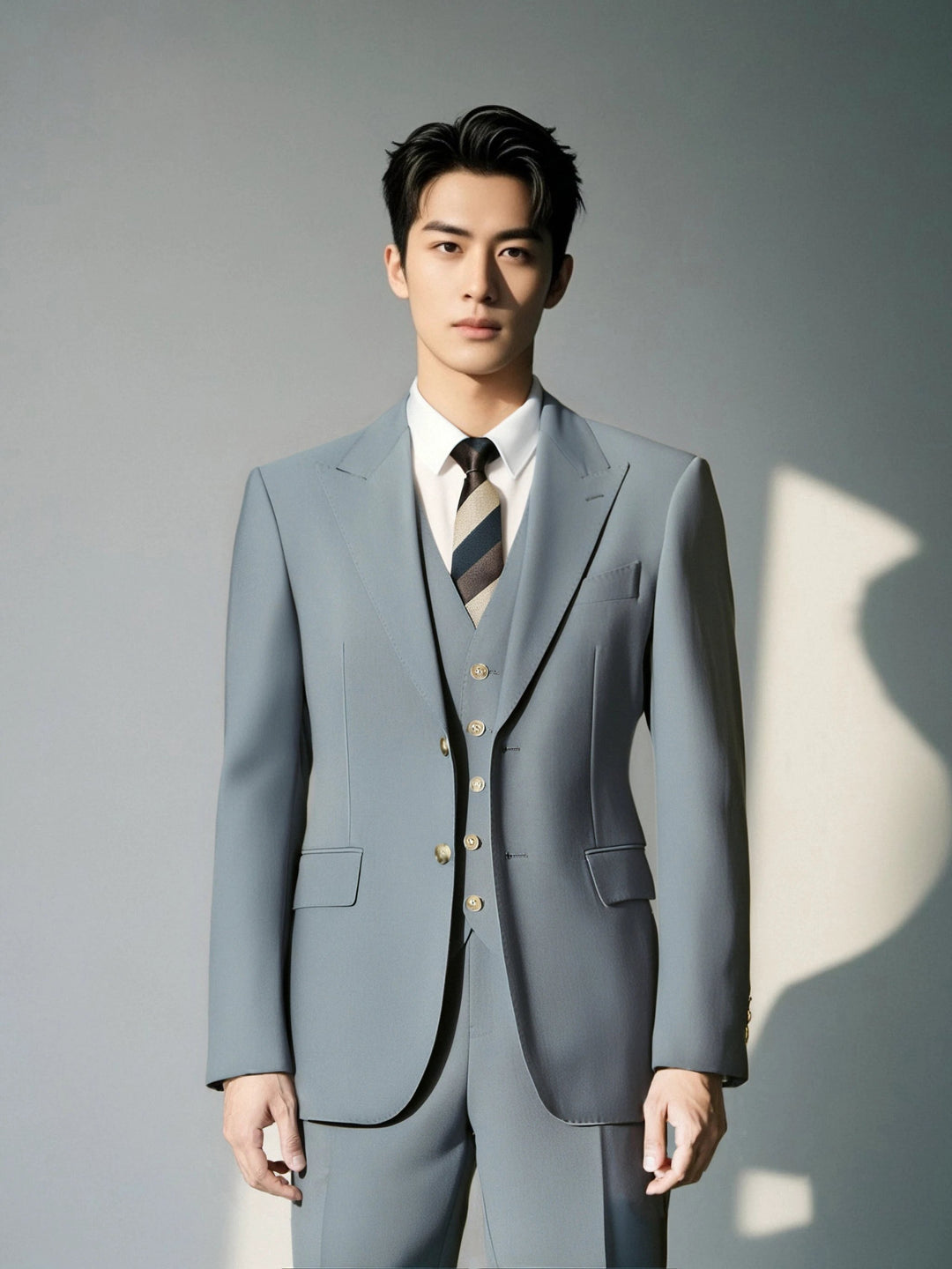 Three-Piece Light Grey Wool Suit | Tailored Formal Groom &amp; Business Suit by 男装