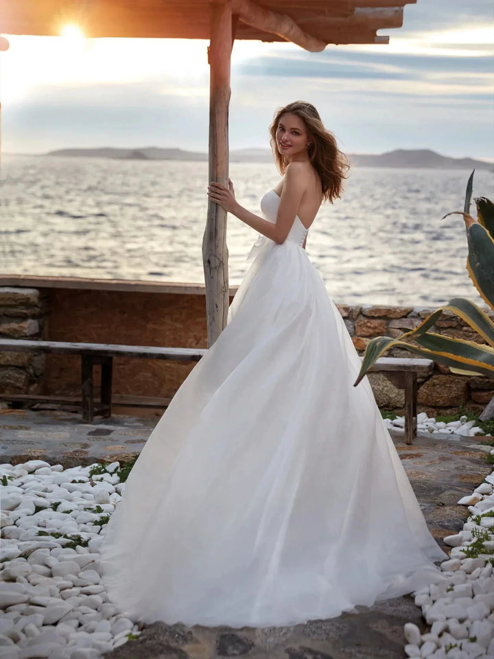 A-Line Gorgeous Round Neck Wedding Dresses Women&