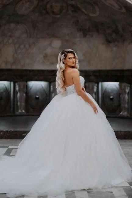 Ball Gown Sweetheart Sleeveless Charming Floor-Length Tulle Wedding Dresses with Appliques by misshow.com