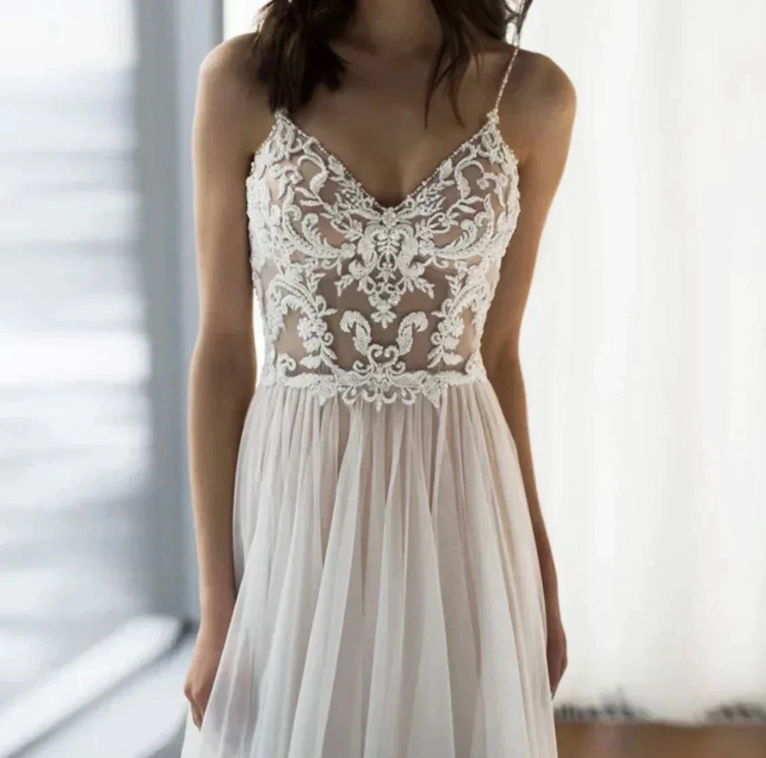 Charming Spaghetti Straps V Neck Wedding Dresses Lace Appliques Backless Tulle A Line Bridal Gowns Sweep Train Robe De Mariée by payinti