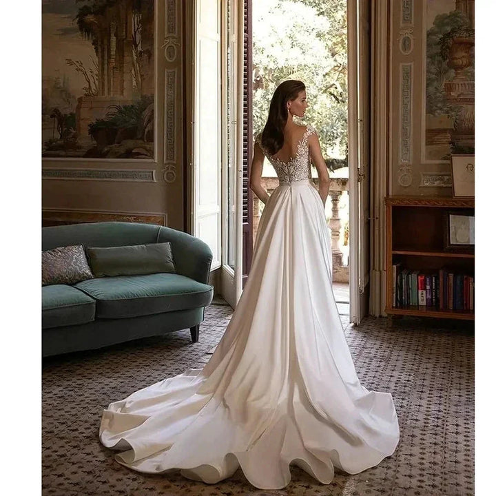 Classic Sexy Wedding Dresses A Line Lace Appliques Long Sleeve Ball Gowns Woman&