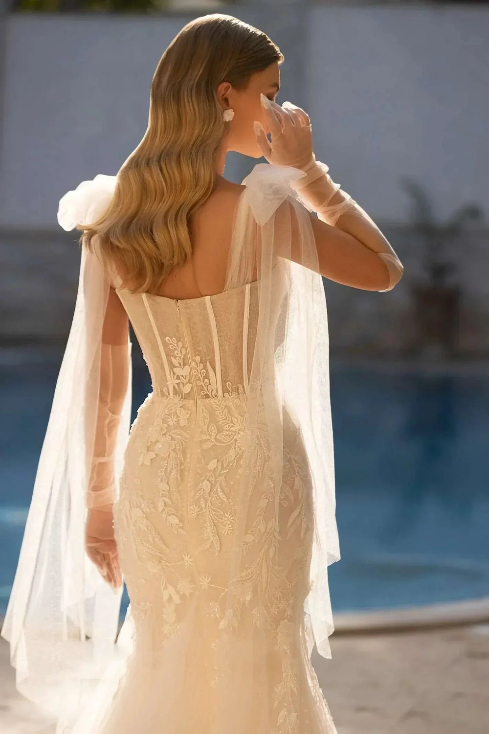Gorgeous Strapless Detachable Train Lace Appliques V-Neck Wedding Dress Elegant Floral Pattern Tulle Robe De Mariée by payinti