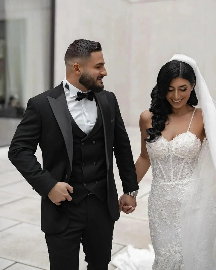 Amazing Mermaid Lace Spaghetti Straps Sleeveless White Long Wedding Dress With Appliques by misshow.com