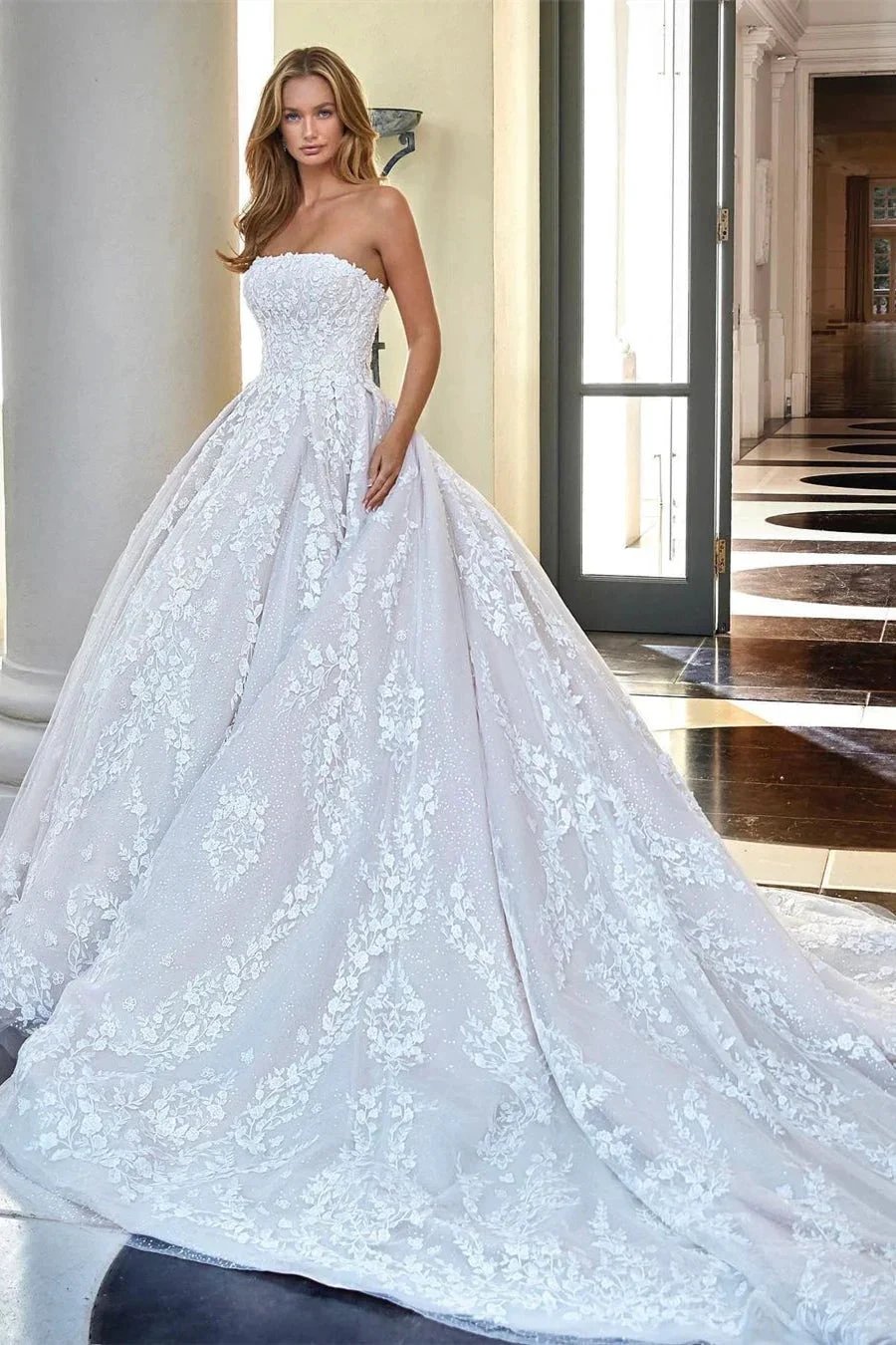 Beautiful Princess A-line Sleeveless Appliques Wedding Dress With Lace by misshow.com