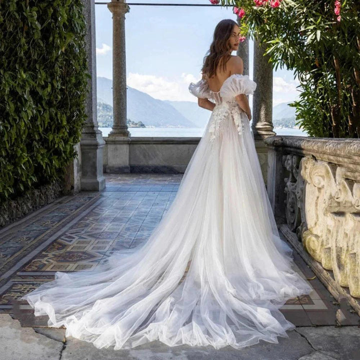Beauteous Lace Appliques Wedding Dress Sweetheart Short Puffy Sleeves Bridal Gown Zipper Back Court Train Vestidos De Novia by payinti