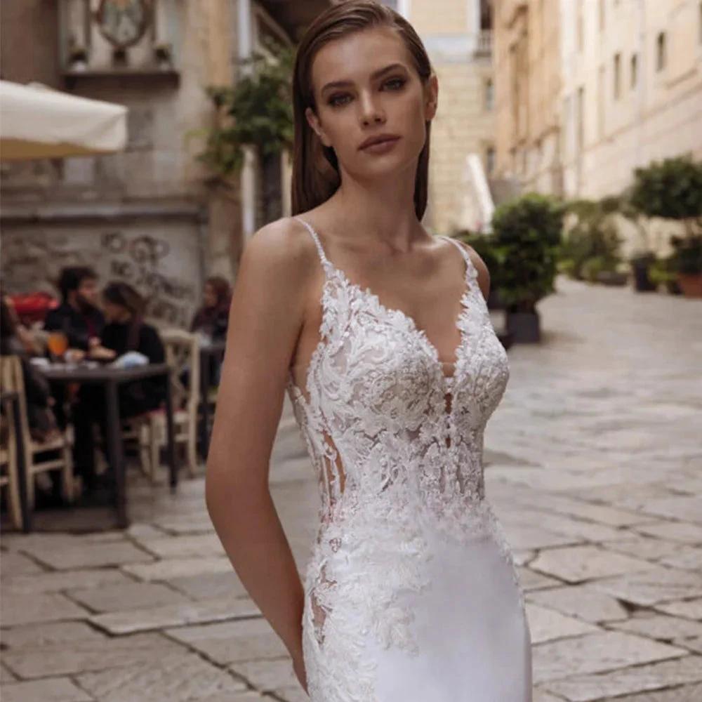 High Quality Spaghetti Straps Wedding Dresses V-Neck Backless Bride Gowns Lace Appliques Sweep Train Mermaid Vestido De Noiva by payinti