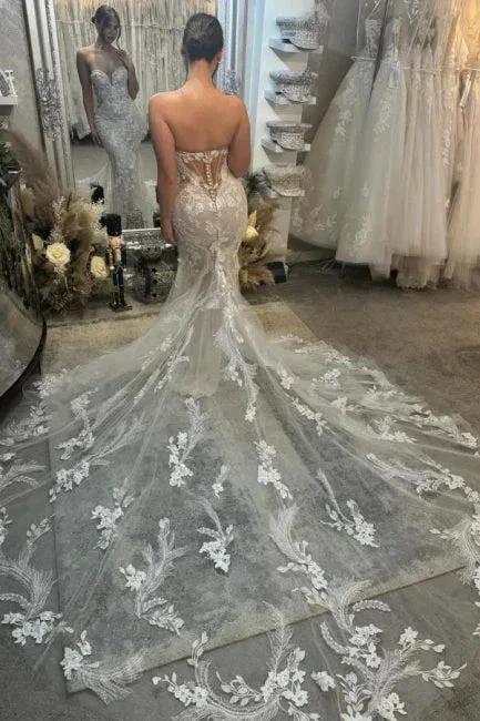 Designer Column Tulle Lace Sweetheart Sleeveless Ivory Wedding Dresses With Appliques Train by misshow.com