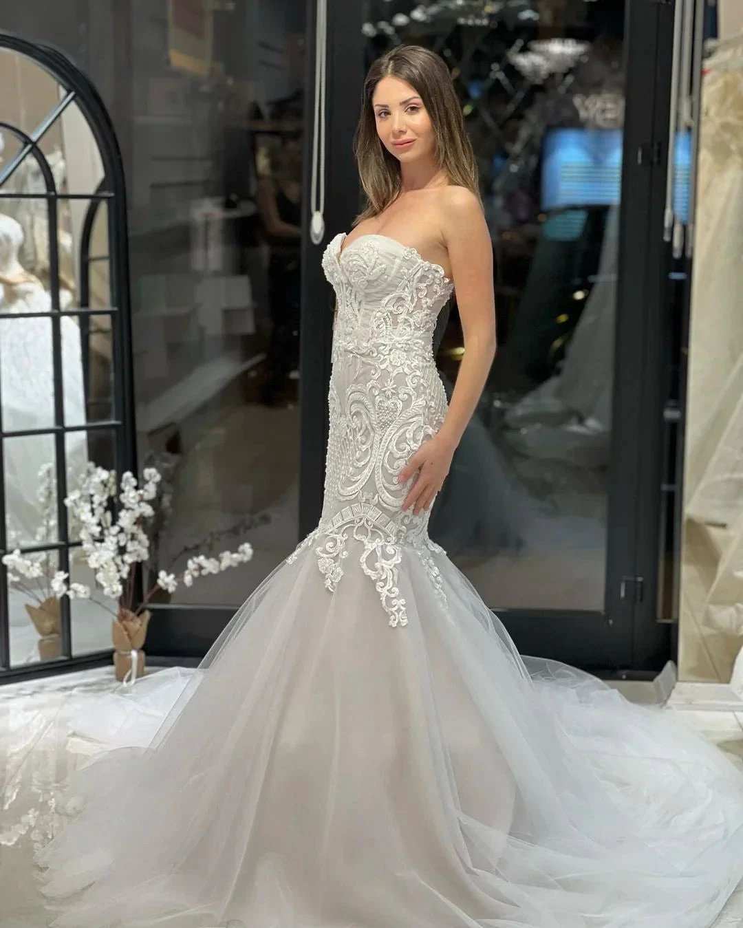 Elegant Floor Length Sweetheart Sleeveless Mermaid Lace Wedding Dress with Appliques by misshow.com