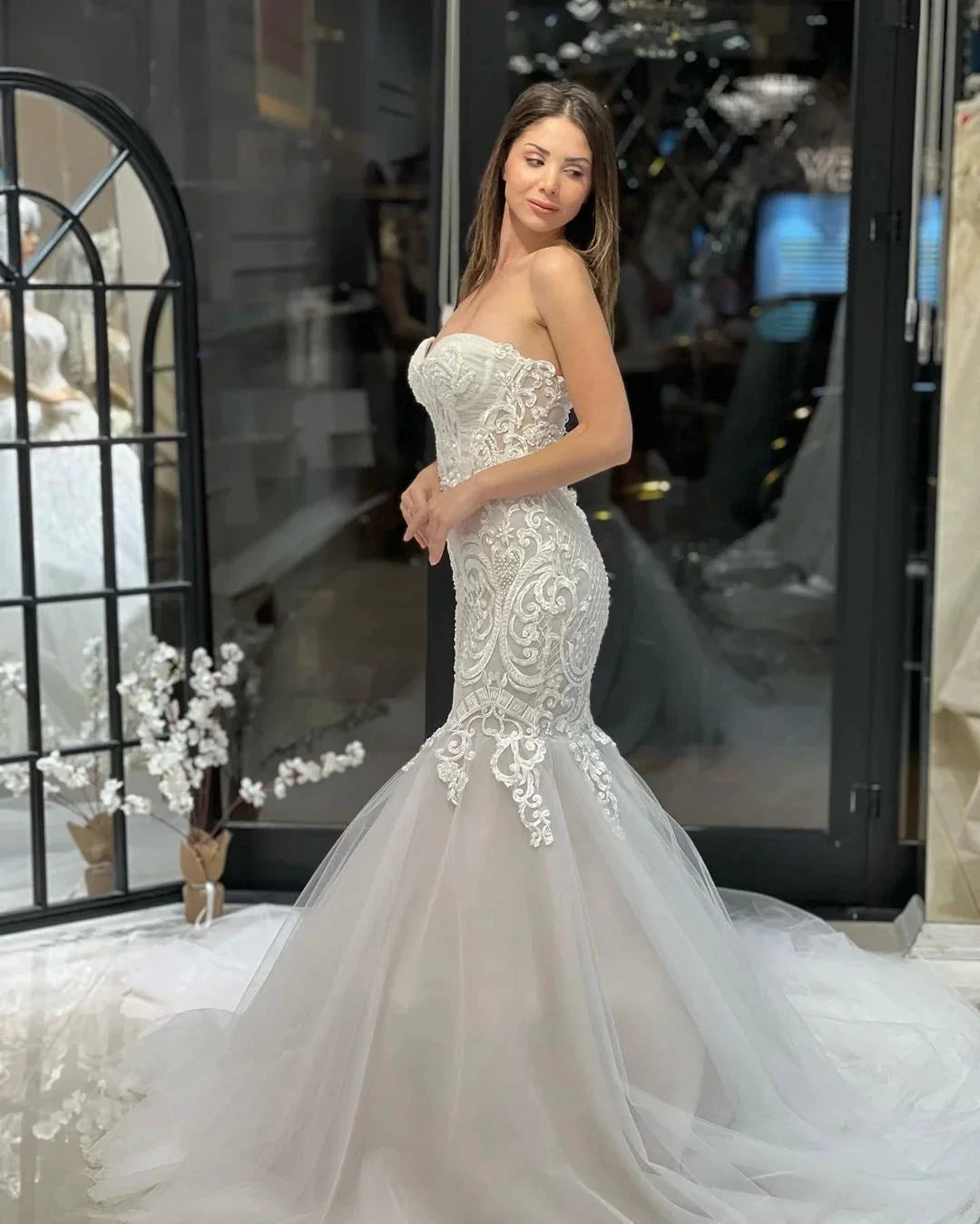 Elegant Floor Length Sweetheart Sleeveless Mermaid Lace Wedding Dress with Appliques by misshow.com