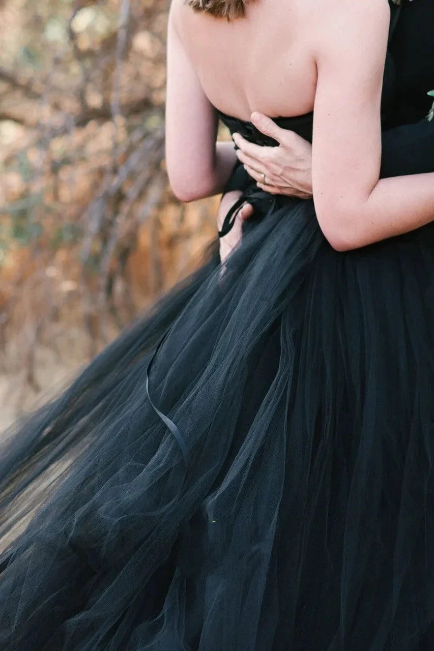 Elegant Long A-line Strapless Tulle Black Wedding Dress by BIZTUNNEL