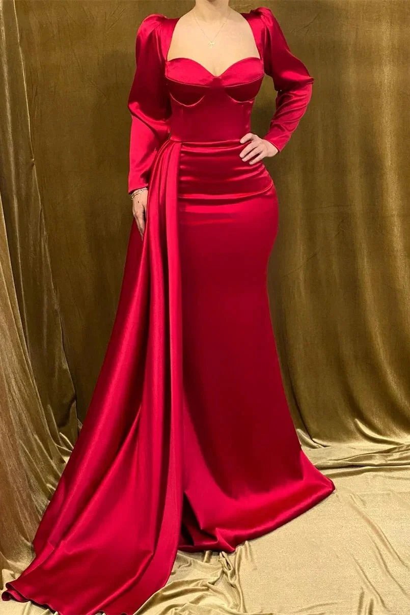 Elegante abito da sera rosso in raso a sirena, lungo, senza spalline, con maniche lunghe