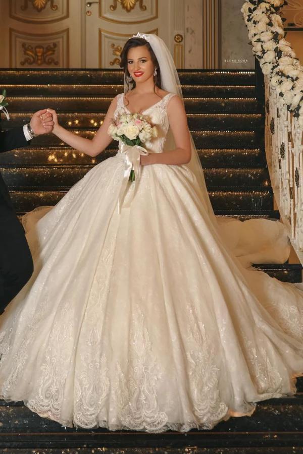 Glamorous Long Ball Gown V-neck Tulle Wedding Dress with Lace Appliques by BIZTUNNEL