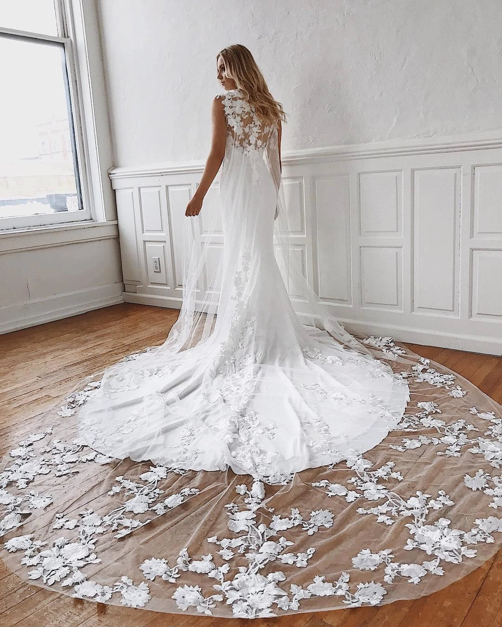 Glamorous Long Mermaid Lace Appliques Wedding Dresses by BIZTUNNEL