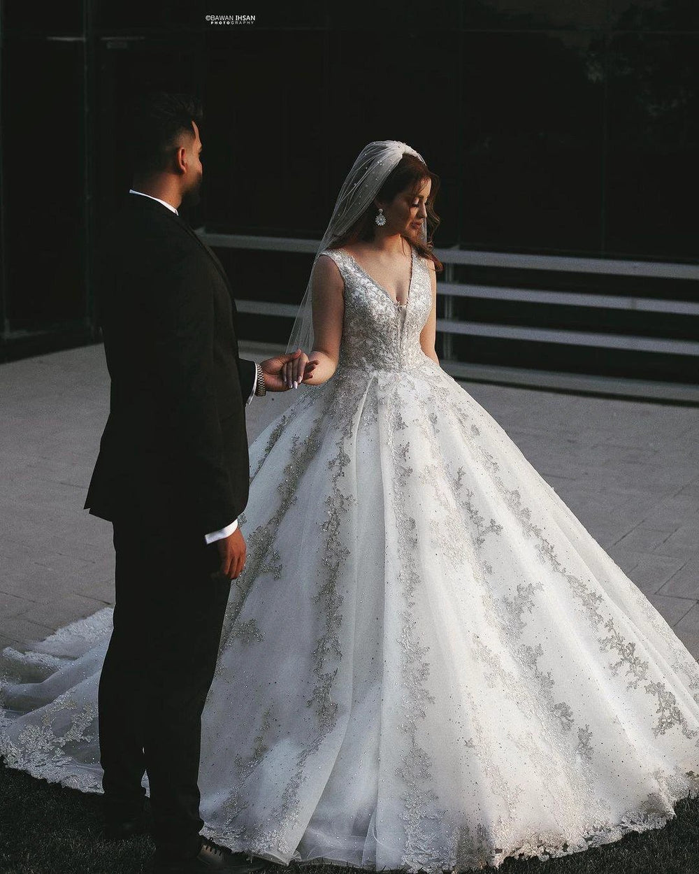 Gorgeous Long Princess V-neck Tulle Lace Appliques Wedding Dress by BIZTUNNEL