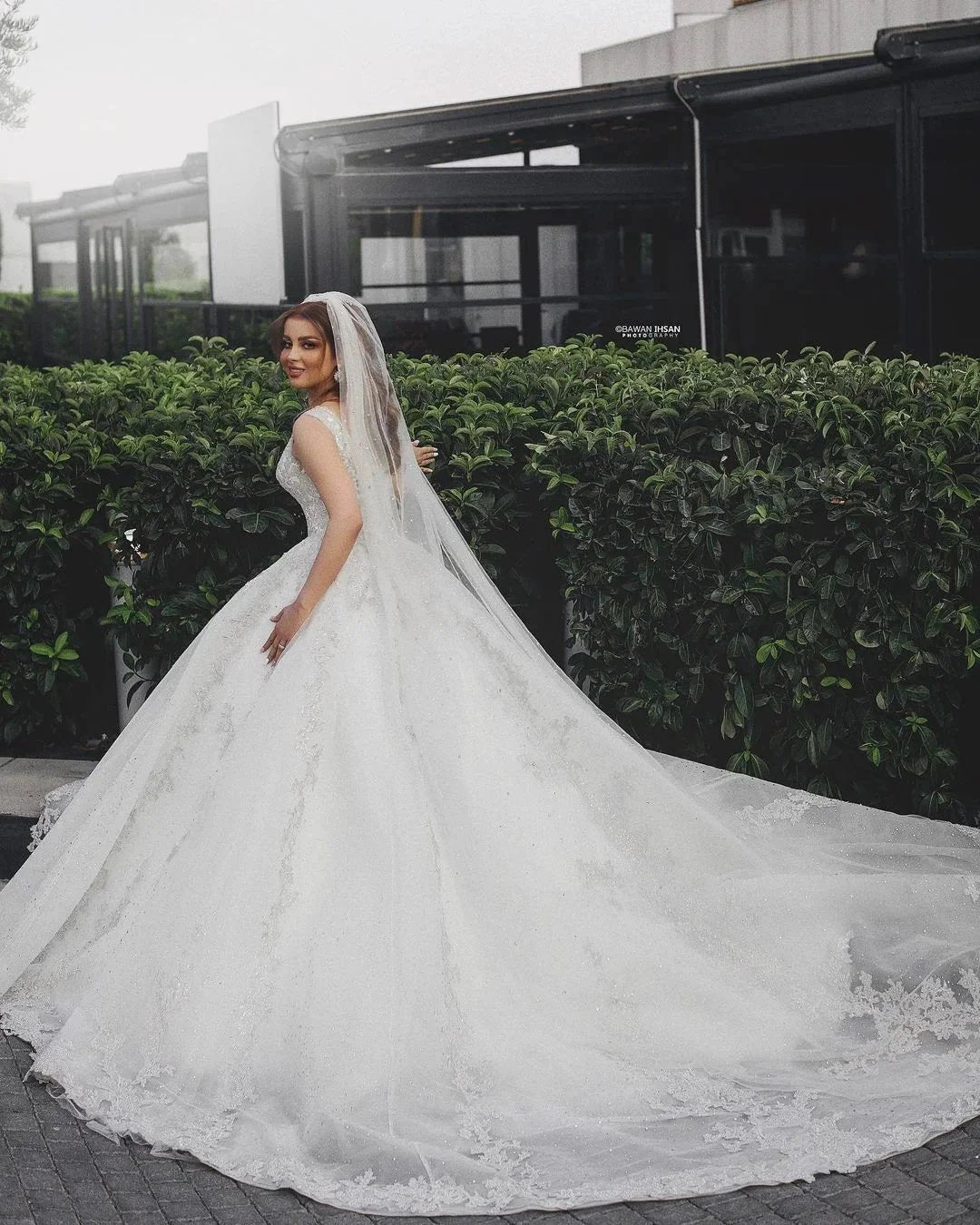 Gorgeous Long Princess V-neck Tulle Lace Appliques Wedding Dress by BIZTUNNEL