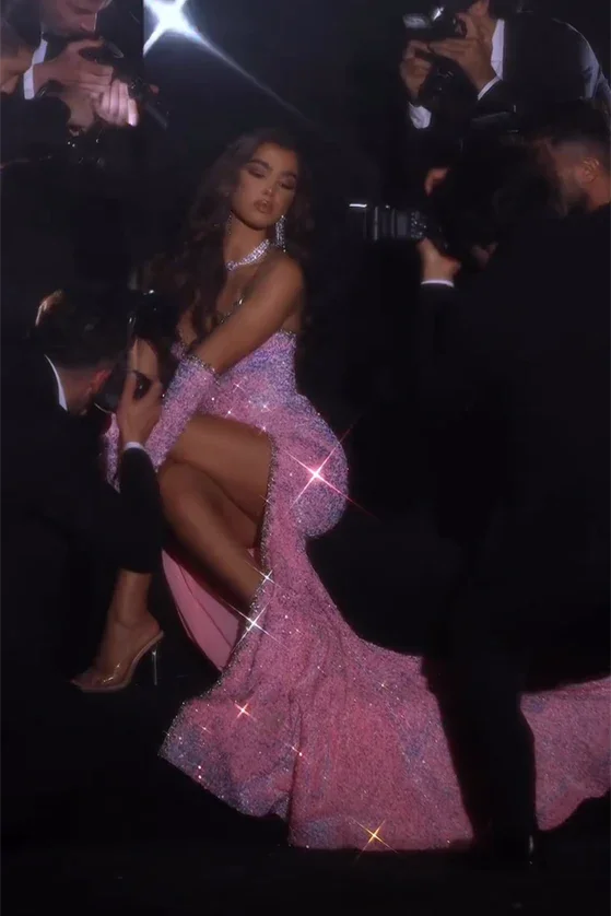 Superbe robe de bal sirène rose sans manches avec fente avant et paillettes