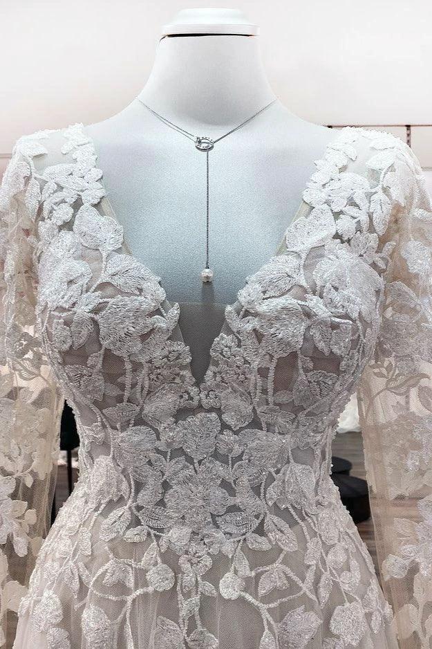 Vestidos de Noiva Marfim em Linha A com Tule, Mangas Compridas, Aplicações de Renda e Costas Descobertas