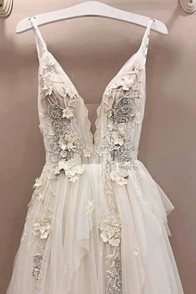 Long A-line Tulle V Neck Lace Applique Wedding Dress by BIZTUNNEL