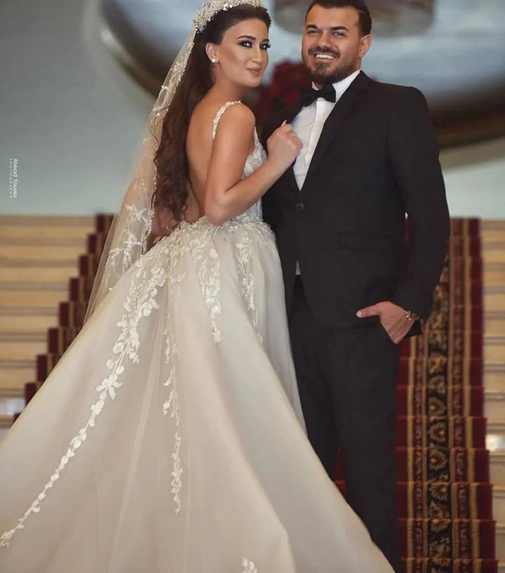 Long Mermaid V-neck Tulle Lace Wedding Dress with Detachable Train by BIZTUNNEL