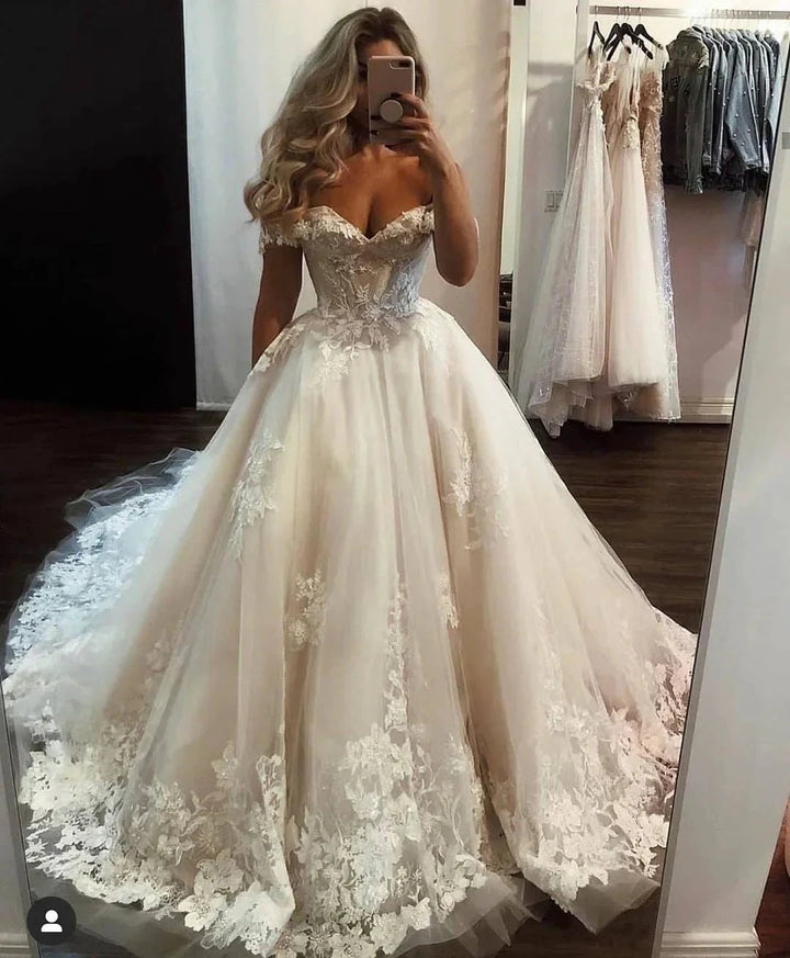 Luxury Long A-line Off-the-shoulder Tulle Lace Wedding Dress by BIZTUNNEL