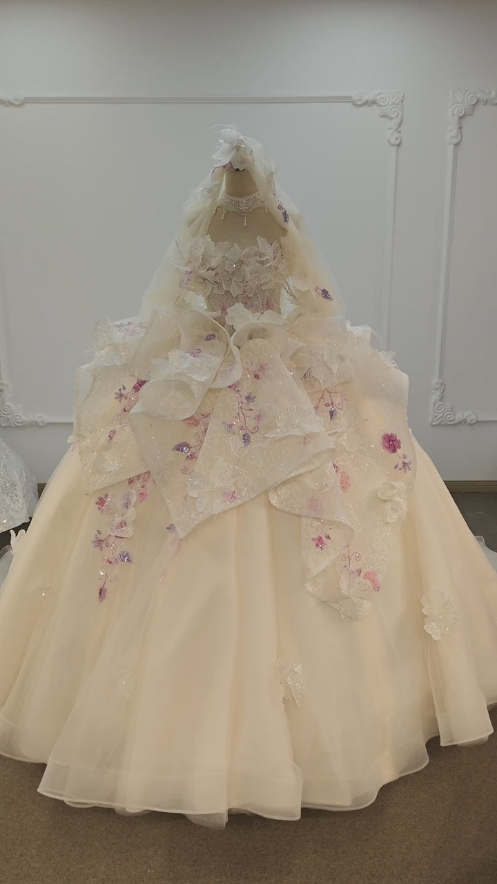 Vestido de Baile Sem Alças Floral Cor de Blush com Saia Bordada e Capa de Tule