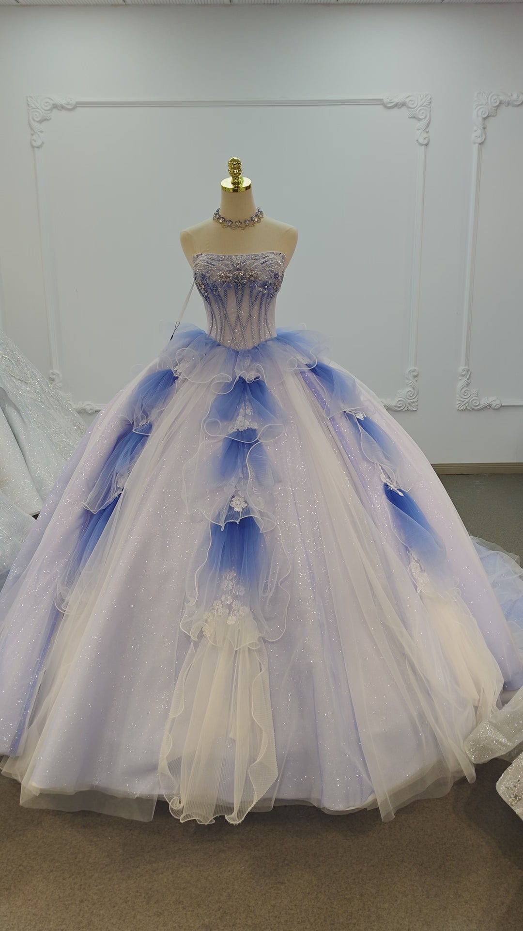 Robe de bal Lotus Givre Azur Ye-2041