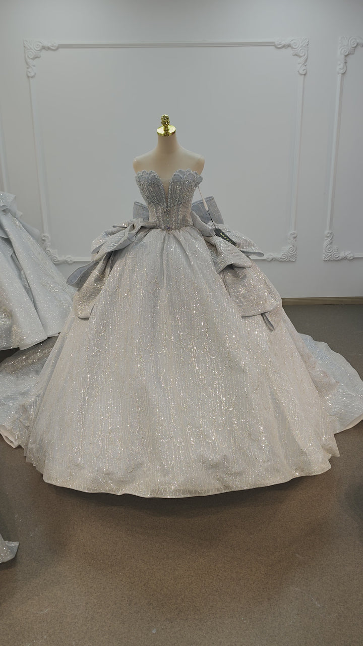 Abito da sposa azzurro cielo da sogno con corpetto a cuore, tulle con paillettes, perline e fiocco oversize Ye-2029