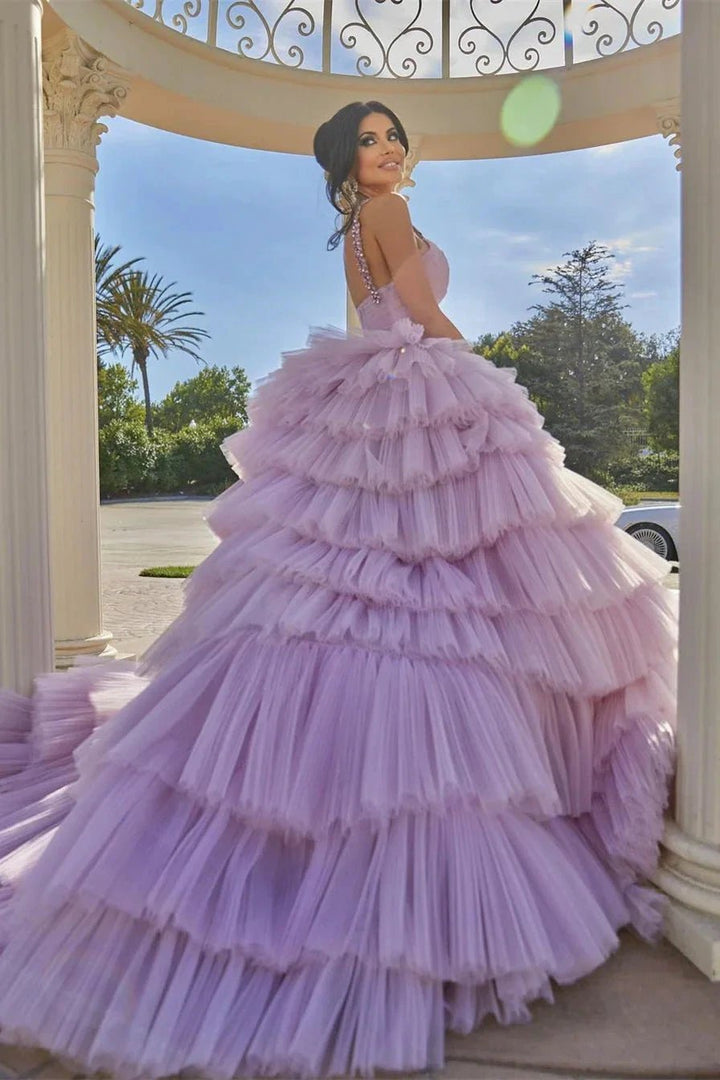 Vestido de cerimónia lilás princesa com alças, folhos e sem mangas em corte evasê